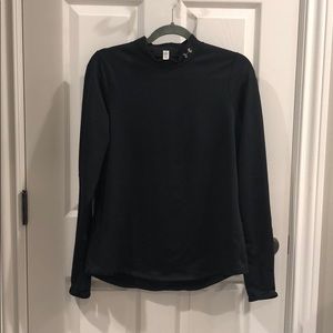 long sleeved under amour shirt
